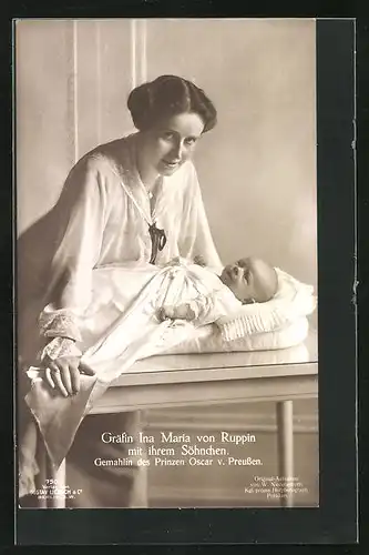 AK Gräfin Ina Maria von Ruppin mit Söhnchen, Gemahlin von Prinz Oskar von Preussen