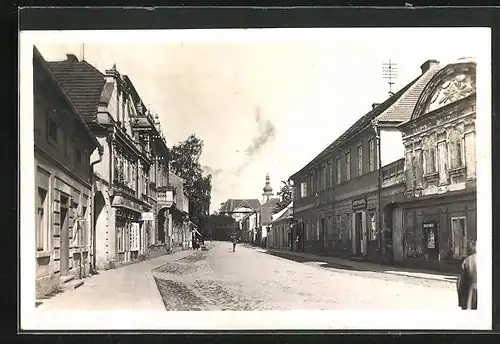 AK Smirice nad Labem, Kostel, Strassenpartie im Ortskern