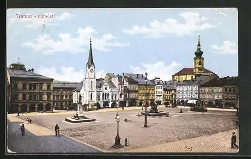 AK Trautenau / Trutnov, Marktplatz mit Brunnen und Denkmal