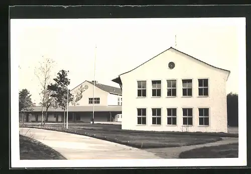 AK Waldkraiburg, Schulgebäude