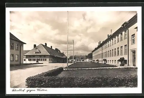 AK Triesdorf, Schulhof der Kreisackerbauschule