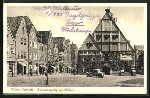 AK Weiden / Obpf., Hindenburgplatz mit Rathaus