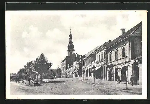 AK Lissa / Lysa, Strassenpartie mit Kirche