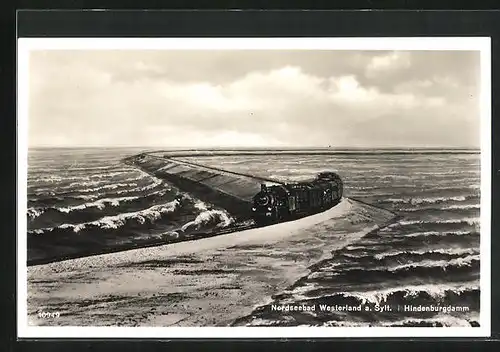 AK Westerland / Sylt, Eisenbahn auf dem Hindenburgdamm