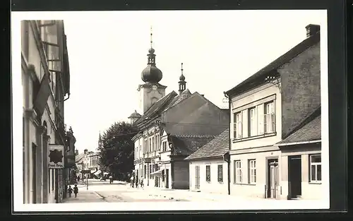 AK Hohenbruck, Strassenpartie mit Kirche