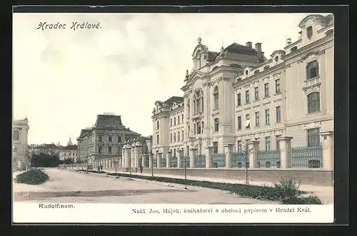 AK Königgrätz / Hradec Kralove, Rudolfinum, Strassenpartie