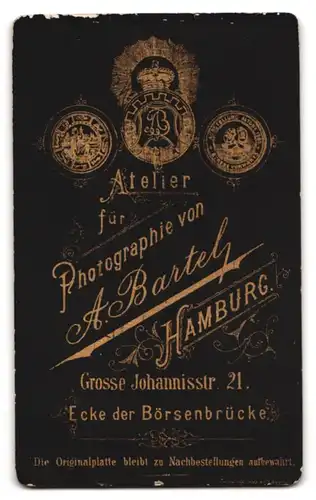 Fotografie A. Bartel, Hamburg, Grosse Johannisstrasse 21, Portrait kleines Mädchen im weissen Kleid