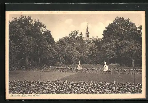 AK Lülsfeld, Kloster Maria Schnee, Haushaltungsschule, Bei der Gartenarbeit