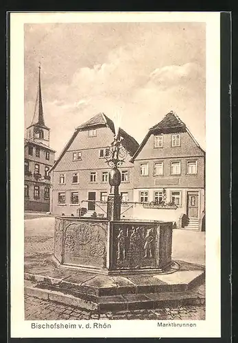 AK Bischofsheim v. d. Rhön, Marktbrunnen und Häuser im Sonnenschein