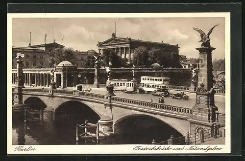 AK Berlin, Friedrichsbrücke und Nationalgalerie, Strassenbahn