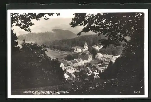 AK Schatzlar am Riesengebirge, Blick vom Berg auf den Ort