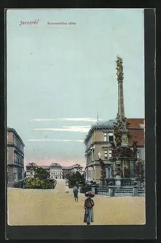 AK Josefstadt / Josefov / Jaromer, Komenského ulice, Strasse mit Mariensäule