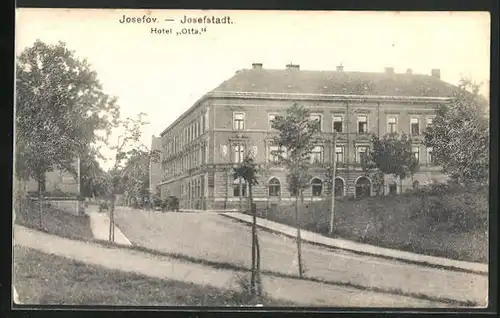 AK Josefstadt / Josefov / Jaromer, Strasse am Hotel Otta