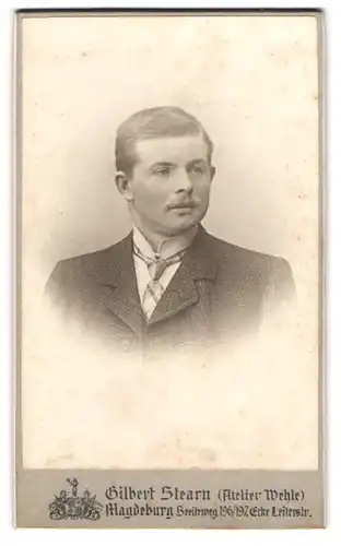 Fotografie Gilbert Stearn, Magdeburg, Breiteweg 196 /197, Portrait bürgerlicher Herr mit Oberlippenbart