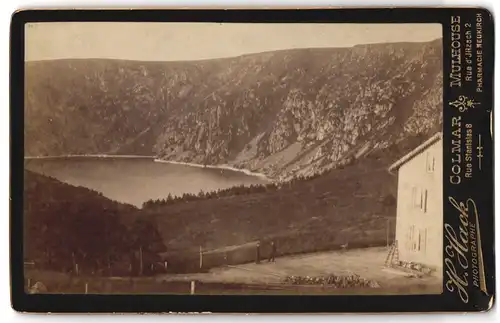 Fotografie H. Hack, Colmar, Rue Stanislas 8, unbekannter Ort, Blick auf eunen BErgsee