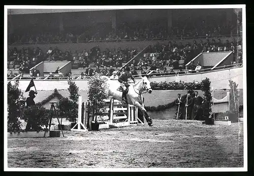 Fotografie unbekannter Fotograf, Ansicht Berlin, Int. Reit- & Springturnier 1965 in der Deutschlandhalle