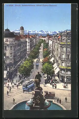 AK Zürich, Bahnhofstrasse mit Alfred Escher-Denkmal und Strassenbahnen