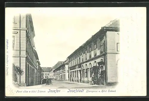 AK Josefstadt / Josefov / Jaromer, Pfarrgasse und Hotel Srámek