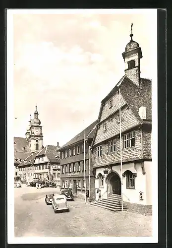 AK Amorbach i. Odenwald, Marktplatz mit Rathaus und katholiischer Kirche