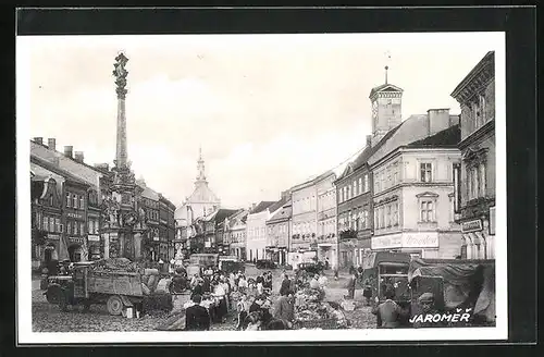 AK Josefstadt / Josefov / Jaromer, Dreifaltigkeitssäule auf dem Marktplatz