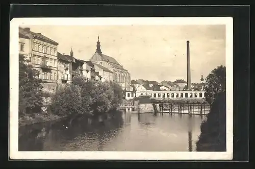 AK Josefstadt / Josefov / Jaromer, Flusspartie mit Brücke