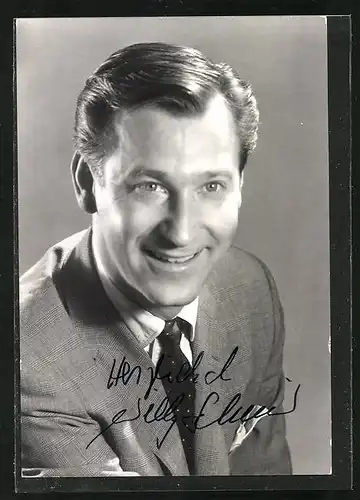 AK Schauspieler Willy Schmid im karierten Anzug, Autograph