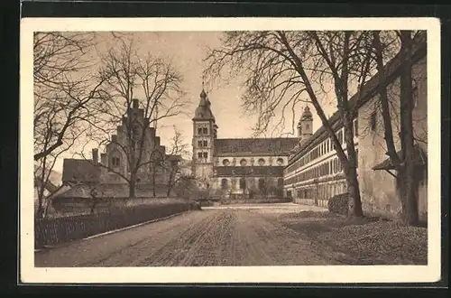 AK Amorbach /Odenwald, Strassenpartie am Schlossplatz