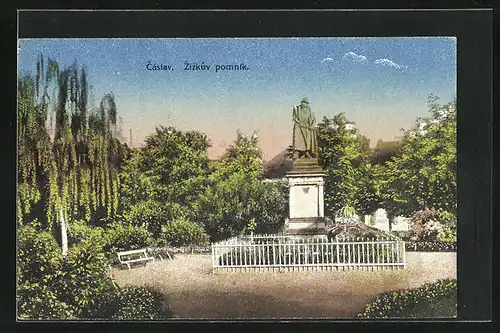 AK Tschaslau / Caslav, Zizkuv pomnik, Denkmal im Park