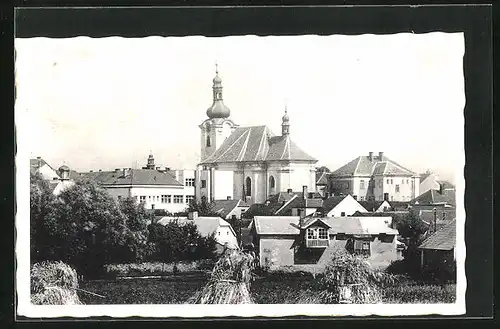 AK Uhlirske Janovice, Kirche im Ortskern