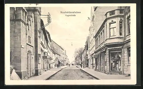 AK Neuhaldensleben, Hagenstrasse mit Geschäften