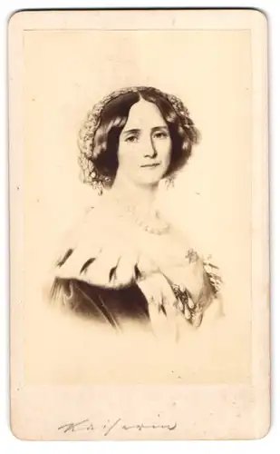 Fotografie Portrait Kaiserin Auguste von Preussen mit Schmuck festlich gekleidet