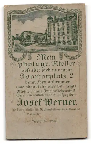 Fotografie Joseph Werner, München, Isartorplatz 2, Rot Kreuz Sanitäter in Uniform, Rückseitig Foto-Atelier