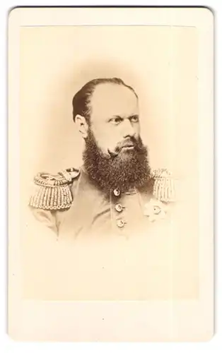 Fotografie unbekannter Fotograf und Ort, Portrait Karl Friedrich Alexander, König von Württemberg in Uniform mit Orden