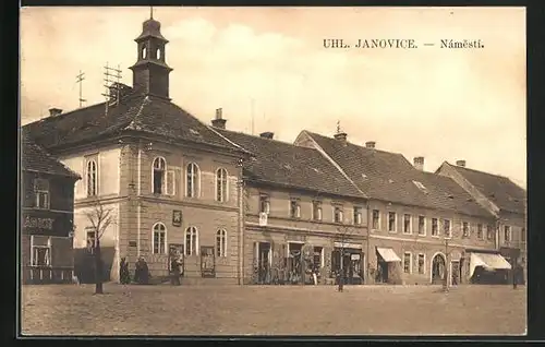 AK Uhl. Janovice, Namesti