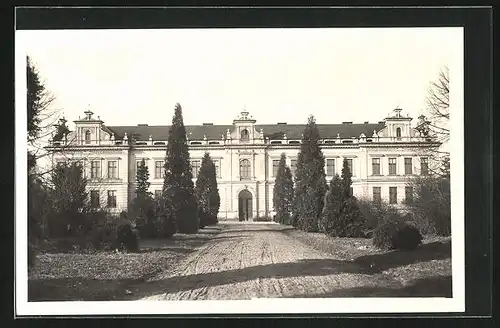 AK Josefstadt / Josefov / Jaromer, Zámek, Weg zum Schloss