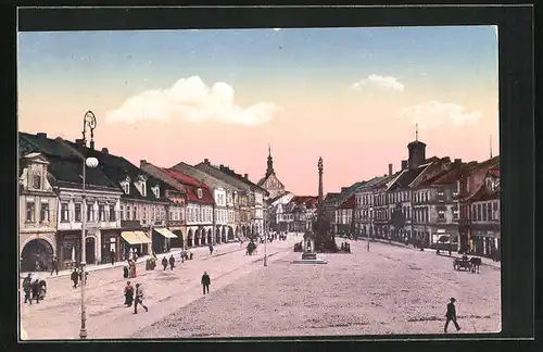 AK Josefstadt / Josefov / Jaromer, Dreifaltigkeitssäule auf dem Marktplatz