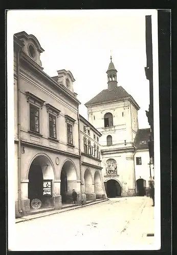 AK Josefstadt / Josefov / Jaromer, Námesti, Winkel am Marktplatz mit Tor