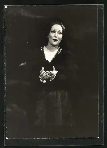 AK Opernsängerin Edda Moser auf der Bühne