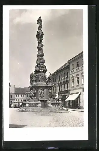 AK Kuttenberg / Kutna Hora, Pestsäule auf dem Marktplatz