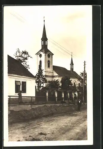 AK Dolni Bucice, Kostel, Blick zur Kirche