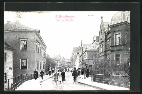 AK Hildburghausen, Bernhardstrasse mit Postamt