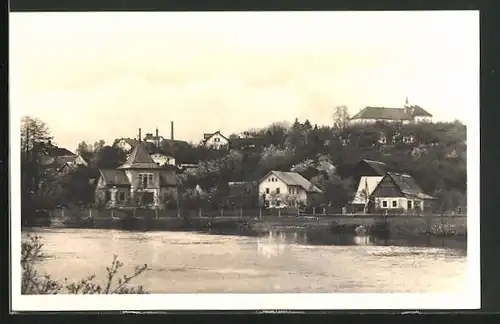 AK Svijany, Wohnhäuser am See