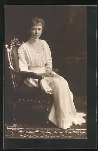 AK Prinzessin Marie Auguste von Preussen im eleganten Kleid