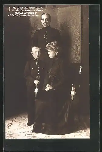 AK S. M. Don Alfonso XIII., S. A. R. la Infanta Dona Maria Cristina y el Principe de Asturias