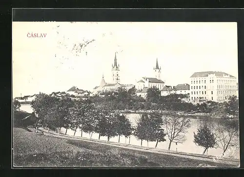 AK Tschaslau / Caslav, Panorama mit Kirchen