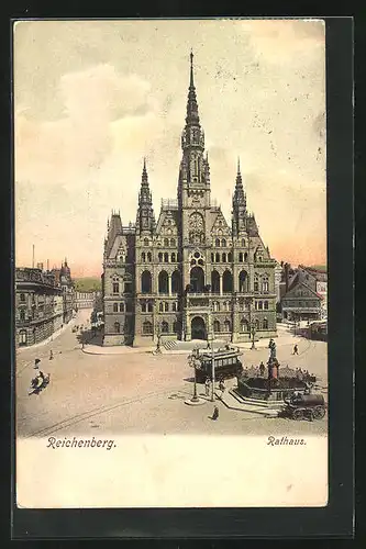 AK Reichenberg / Liberec, Strassenbahn passiert Rathaus