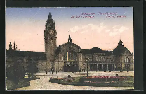 AK Wiesbaden, Hauptbahnhof mit Grünanlage