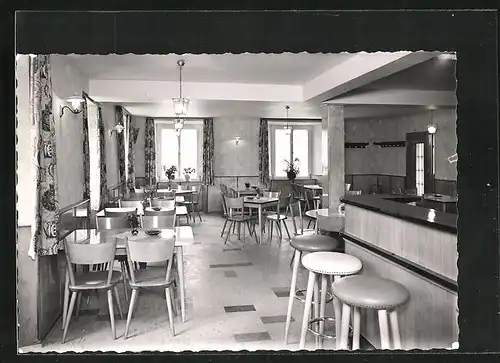 AK Stühlingen, Gasthaus zum Rebstock, Gastraum mit Theke, ca. 1960
