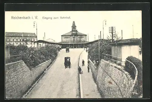 AK Reichenbach i. V., Eingang zum Bahnhof mit Pferdewägen