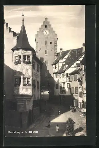 AK Meersburg a. B., Strassenpartie am Obertor mit Gasthof zum Bären